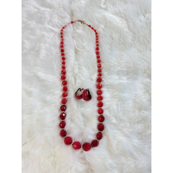 Vintage Red Faceted Bead Necklace and Matching Red Enamel Clip On Hoop Earrings - Picture 2 of 9